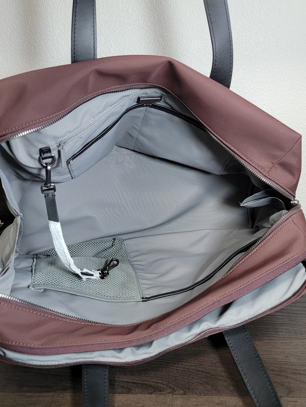 Away The Everywhere Bag In Burgandy No Shoulder Strap - Picture 5 of 10